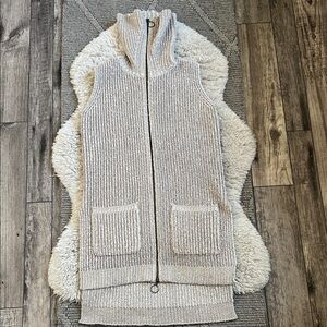 BCBG Maxazria Women's Cream/Gold Sweater Vest